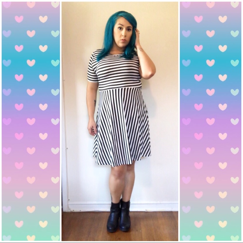 Acevog Black & White Striped Dress SIze XL NWT